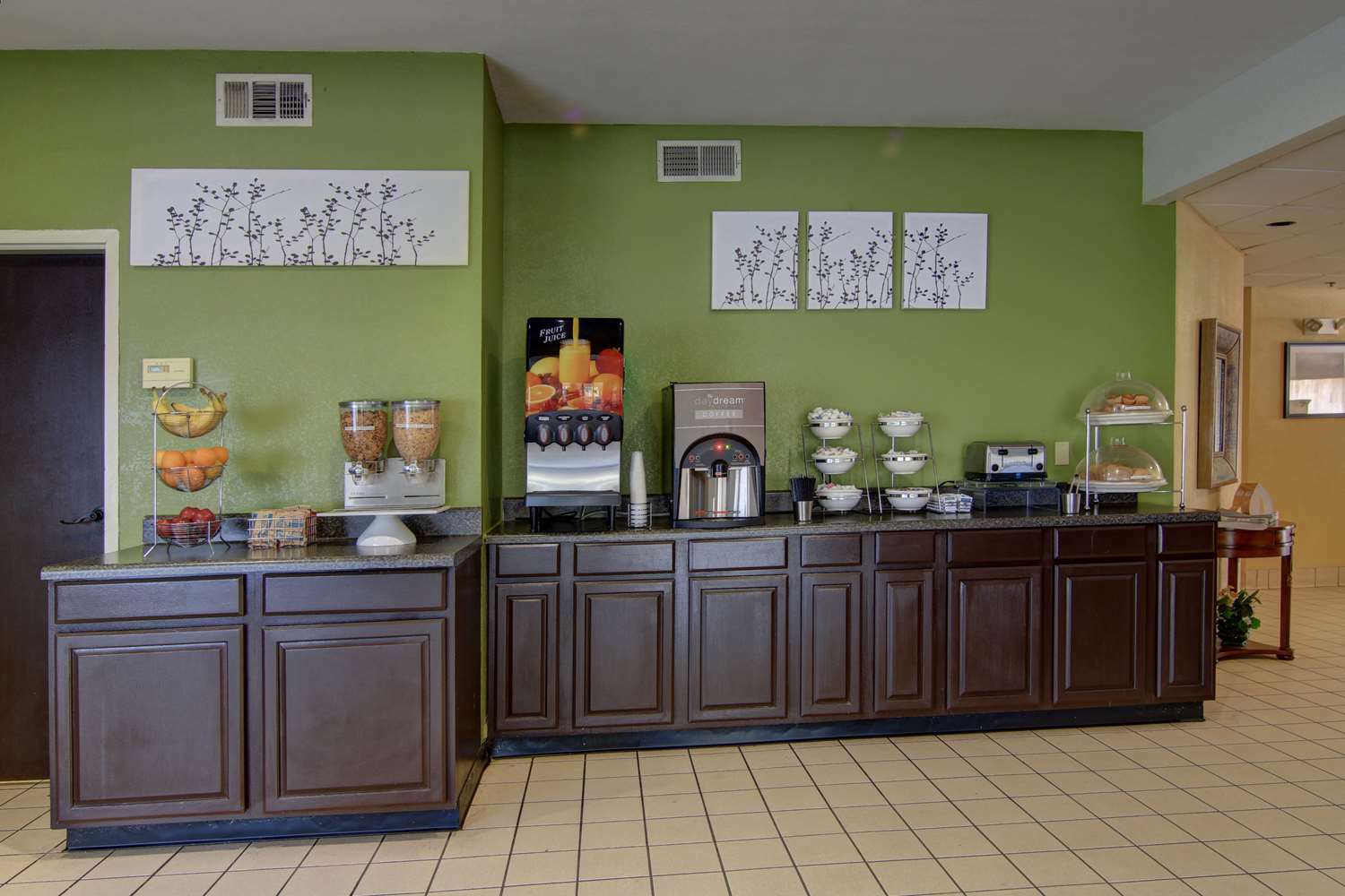 Wingate By Wyndham West I-475 Hotel 3*