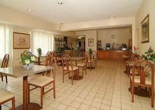 Wingate By Wyndham West I-475 Hotel 3*