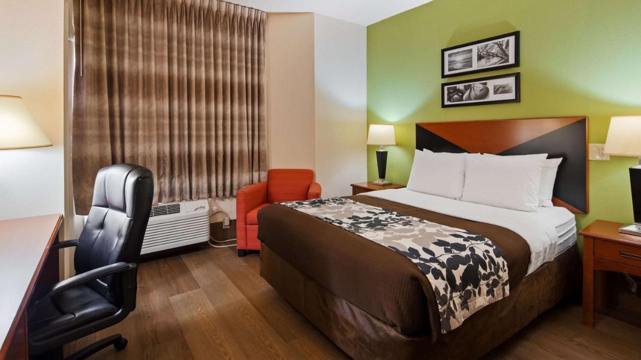 Wingate By Wyndham West I-475 Hotel